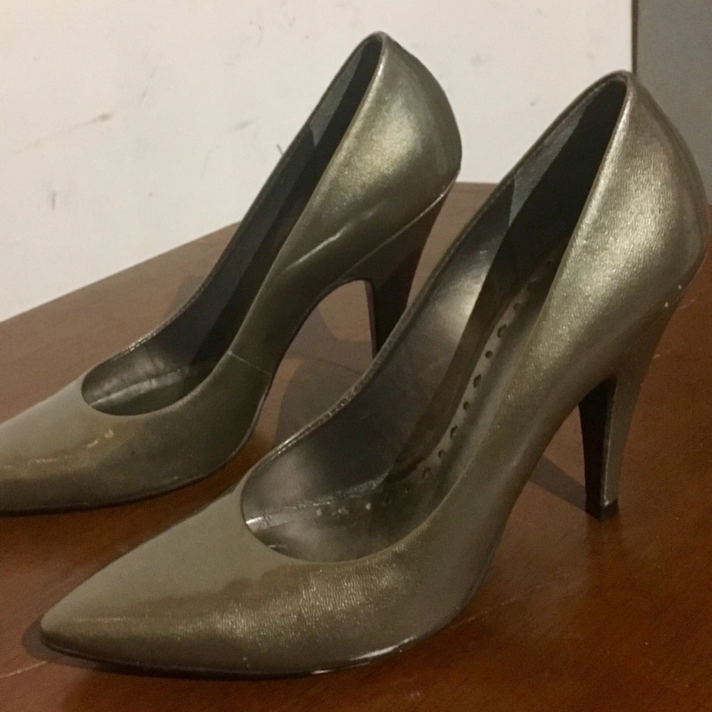 Gray patent leather pumps BCBGirls nwot